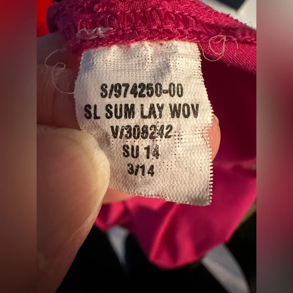 Banana Republic Hot Pink/Fuchsia Sleeveless Blouse Pleated Scoop Neck Size L - Picture 6 of 6